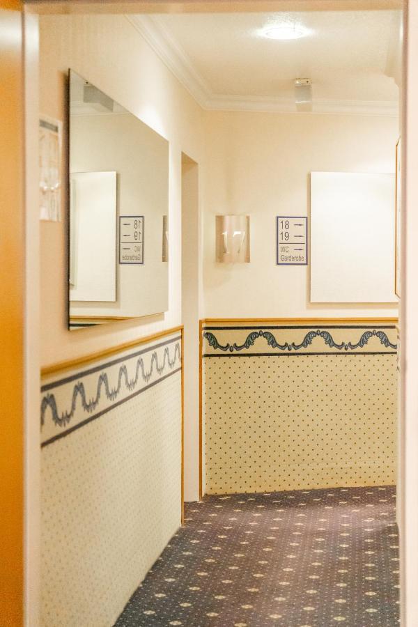 Ambient Hotel Zum Schwan Gelsenkirchen Ngoại thất bức ảnh